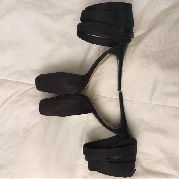 Rouge gray grey suede heels - Picture 5 of 9